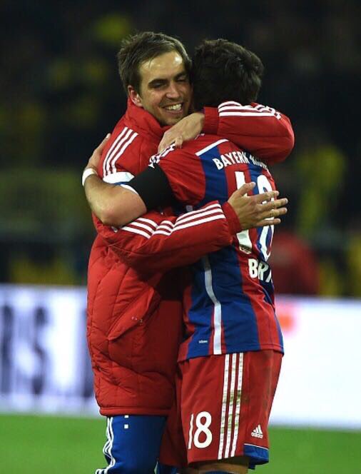 It's been a pleasure to play next to a legend like you / Ha sido un placer jugar al lado de una leyenda del Bayern como tu. Gracias por todo