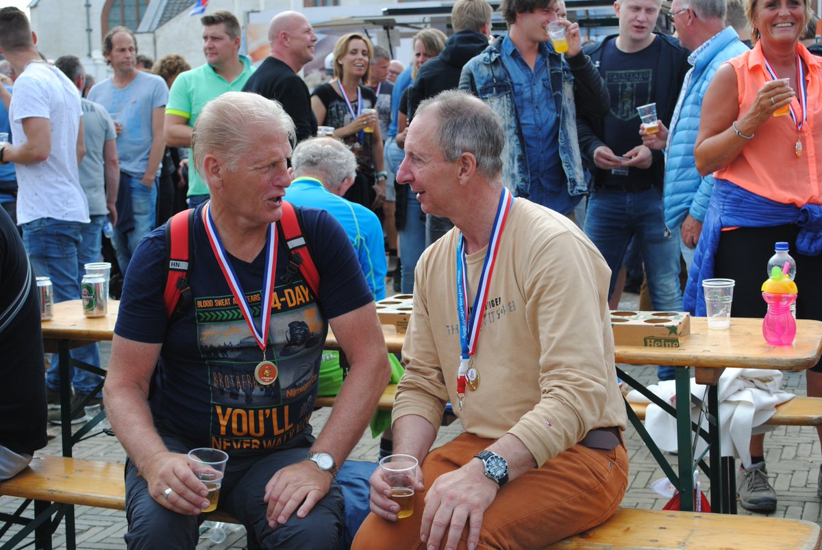 Dit_is_Katwijk's tweet photo. Kom op 10 juni de wandelhelden aanmoedigen die voor @kwf_nl en #KiKa geld bij elkaar lopen tijdens de @Kippenloop of #Kuikenloop! https://t.co/xC8kTYJQU8