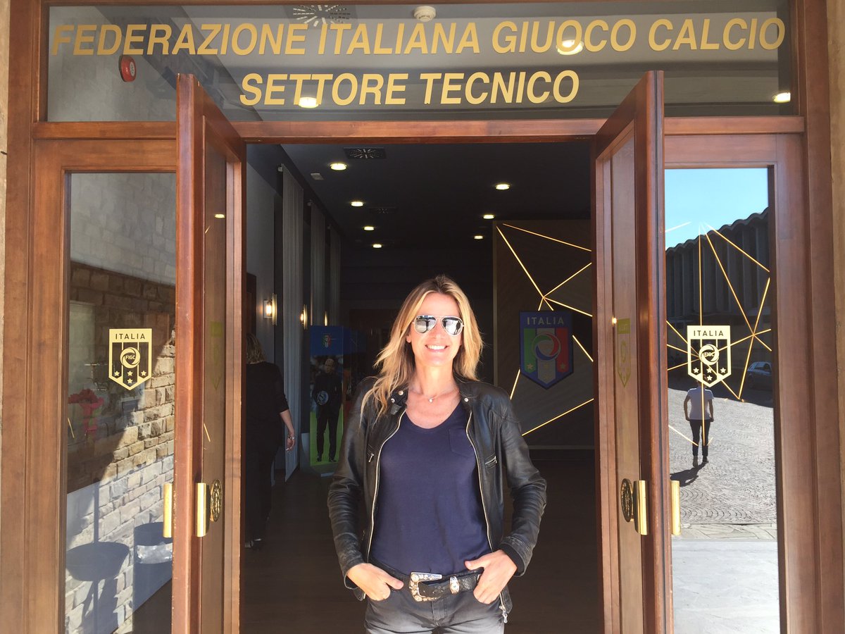 È sempre un'emozione tornare in questo posto per me. ⚽️#Coverciano #centrotecnico #kickoff2017