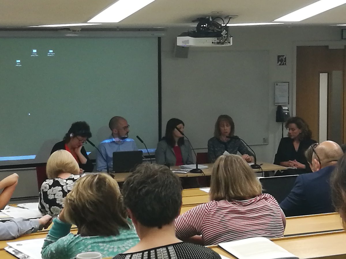 WAFProject's tweet photo. Clare Kelliher, Jennifer Swanberg, Patrick Woodman and Rebekah Smith discuss #flexibleworking &amp; #worklifbalance at @WAFProject roundtable https://t.co/Fy6uqKVdh0