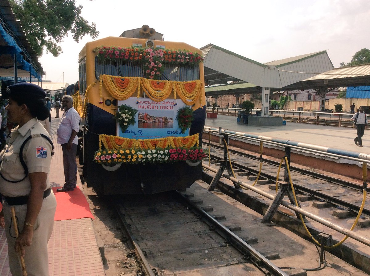SWRRLY's tweet photo. MR Shri @sureshpprabhu will be Flagging off two new trains 17323/24 & 17325/26
#PromisesInMotion @PMOIndia @RailMinIndia @GMSWR #MissionRail https://t.co/nRjxUS0SPV