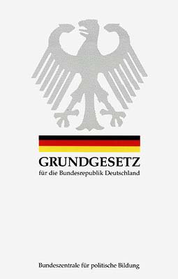 bpb_de's tweet photo. Happy Birthday #Grundgesetz, wie schön, dass es Dich gibt! 😍🎉https://t.co/15N4bgqcp9 #TagdesGrundgesetzes https://t.co/lRWFWVCdWP