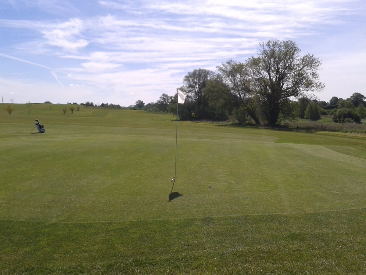 NPremierGolf's tweet image. Gorgeous day to get nine holes in. The course is playing great. Tee times still available today Call us on 01603 714848 to book a tee time