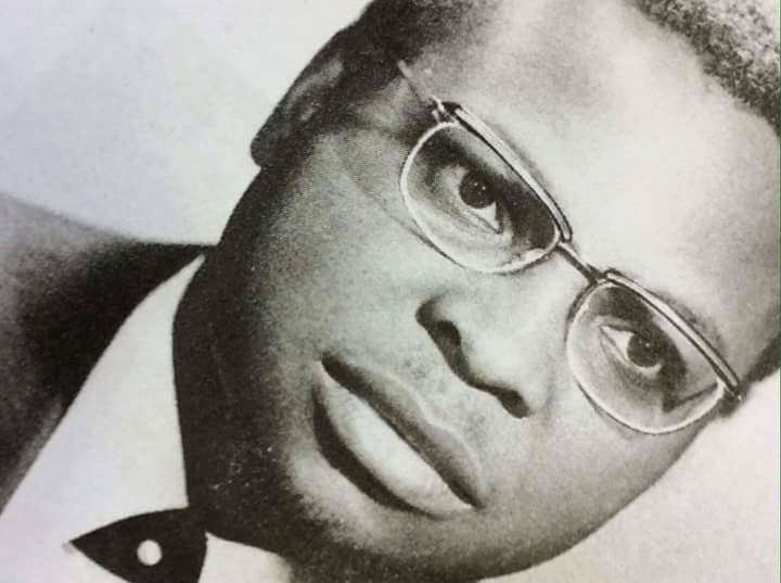 23 mai 1990. Déjà 27 ans. 
Joseph Rendjambe