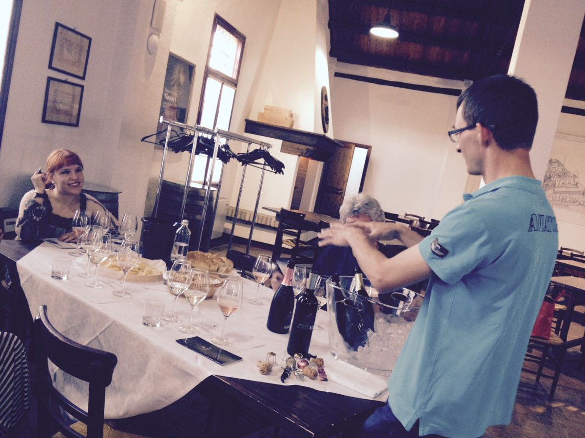 CantineCollalto's tweet photo. #ConeglianoValdobbiadene #ProseccoSuperiore @CantineCollalto #winetasting #vineyards #historicwinery #VinoinVilla2017 https://t.co/e735et1owM