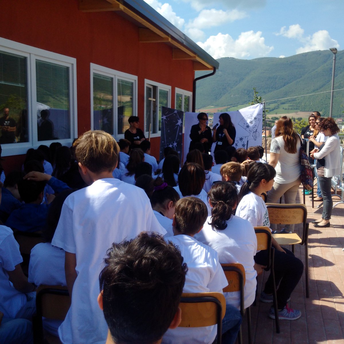TIM_Official's tweet photo. Inaugurata a #Norcia la scuola realizzata da @Fondazione_Rava grazie ai contributi di #unaiutosubito e #WithYouWeDo. https://t.co/M3t218LqAt https://t.co/ItftZwujHU