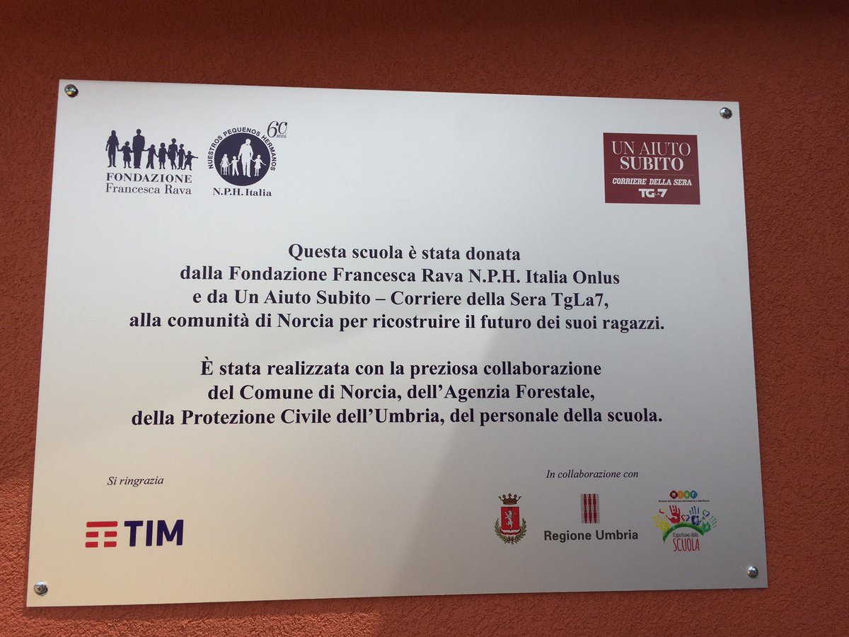 TIM_Official's tweet photo. Inaugurata a #Norcia la scuola realizzata da @Fondazione_Rava grazie ai contributi di #unaiutosubito e #WithYouWeDo. https://t.co/M3t218LqAt https://t.co/ItftZwujHU