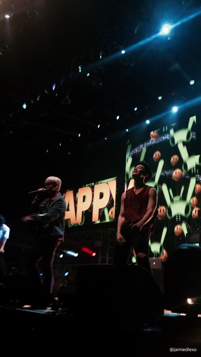 EN_b0t's tweet photo. Daehyun & Zelo
#bapinmoscow #bapinrussia #moscowboom https://t.co/hG8ECSGT6u