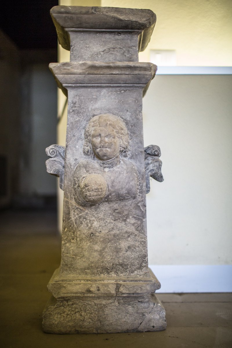 HappyRoads_it's tweet photo. Tagli di capelli che dicono tutto. L'acconciatura del ragazzo scolpito lo colloca alla fine del I secolo d.C. Museo di #CampagnanoDiRoma https://t.co/0W6isXLp14