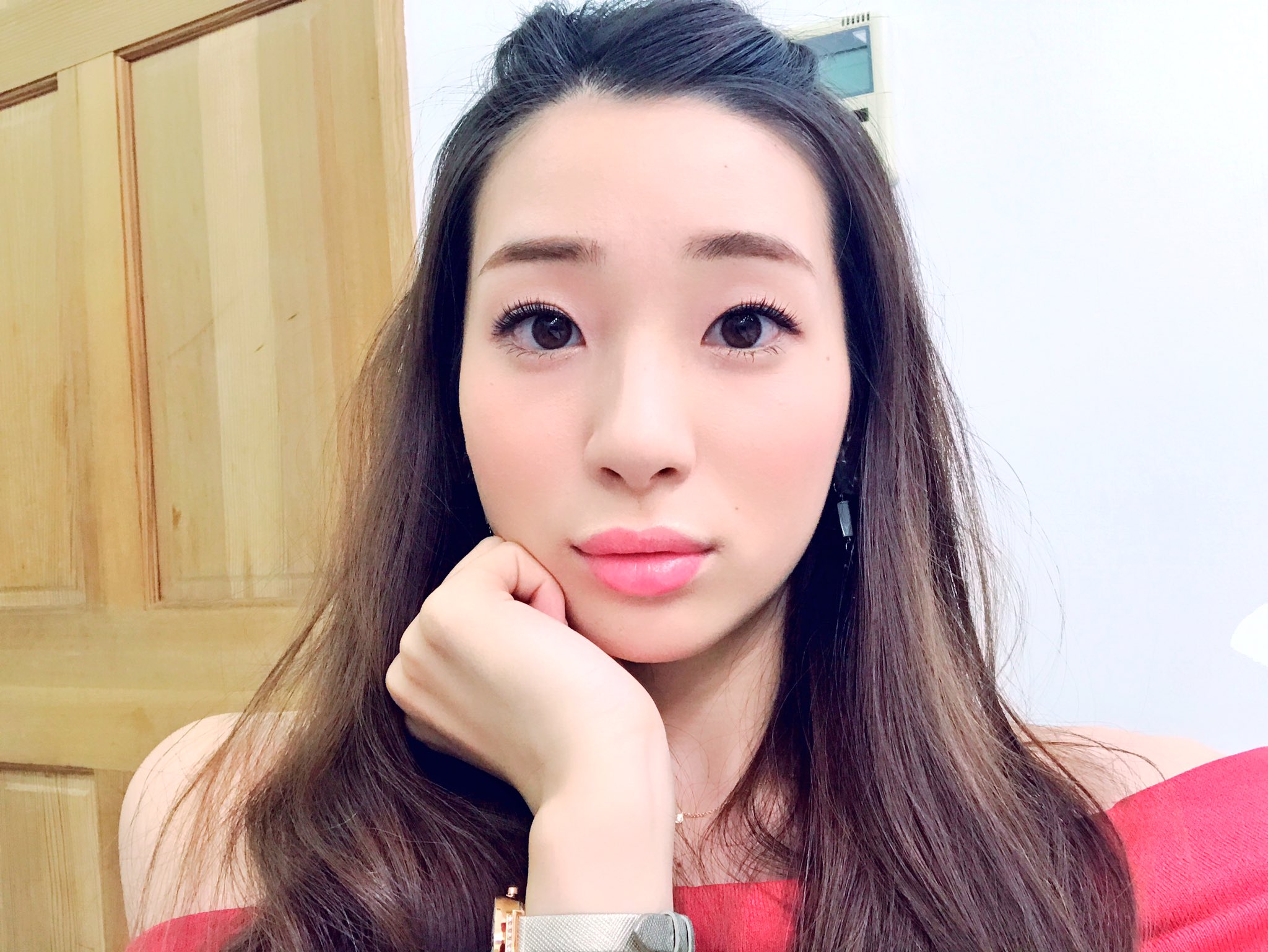 Twitter 上的 足立梨花 アヒル口の練習して変になる人 口 というより 鼻と目が変 あ いつも変だけど笑笑 さらに変 だから加工でごまかします T Co 98vigxspzv Twitter