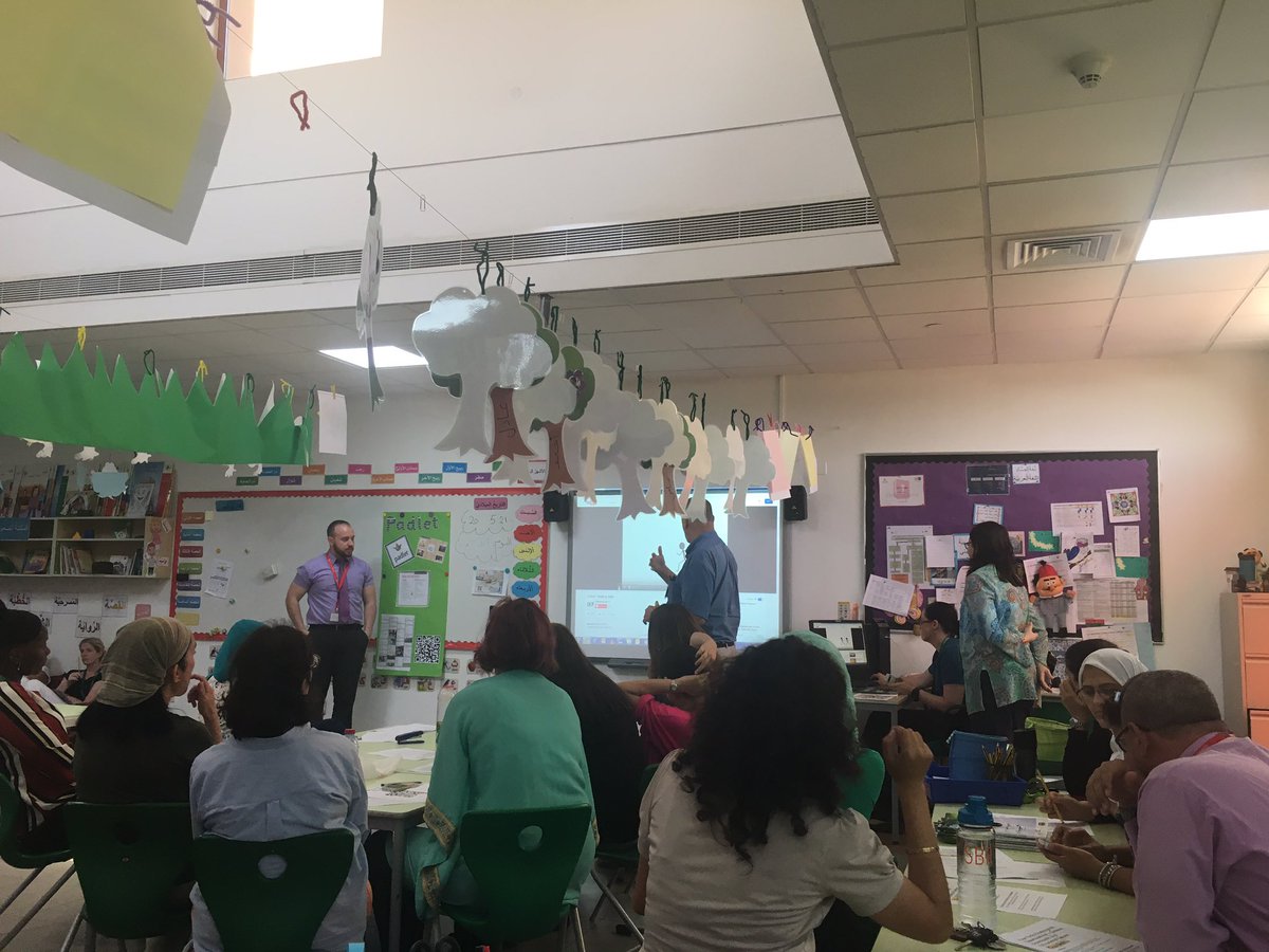 MrJamiePlunkett's tweet photo. How can learning communities help improve teaching and learning @GCSchoolDubai. Some great staff group discussions @GCSPrimaryHead @Taaleem https://t.co/ORaXAnlsMO