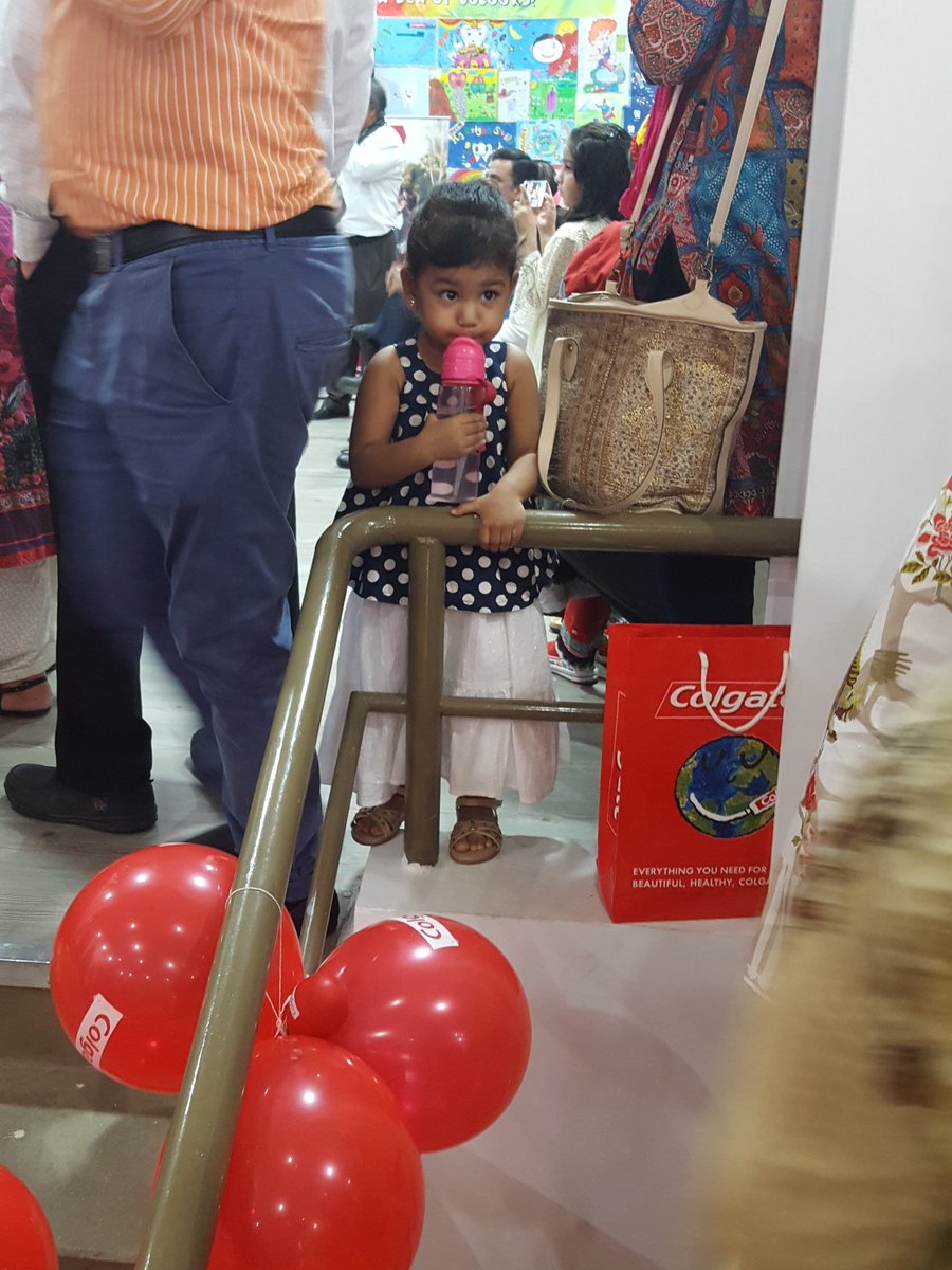 Hzia24's tweet photo. Cute kids here at the #ColgateArtContest17 https://t.co/5YHE3f1g5K