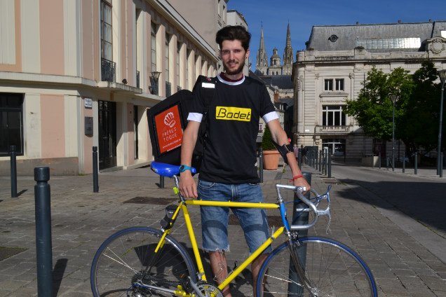bodet's tweet photo. [#LaDalleAngevine] Pour la finale du #SCO #Angers, il va rejoindre le stade de France... en vélo ! https://t.co/IbRI1Izijy https://t.co/sesaU1u5uN