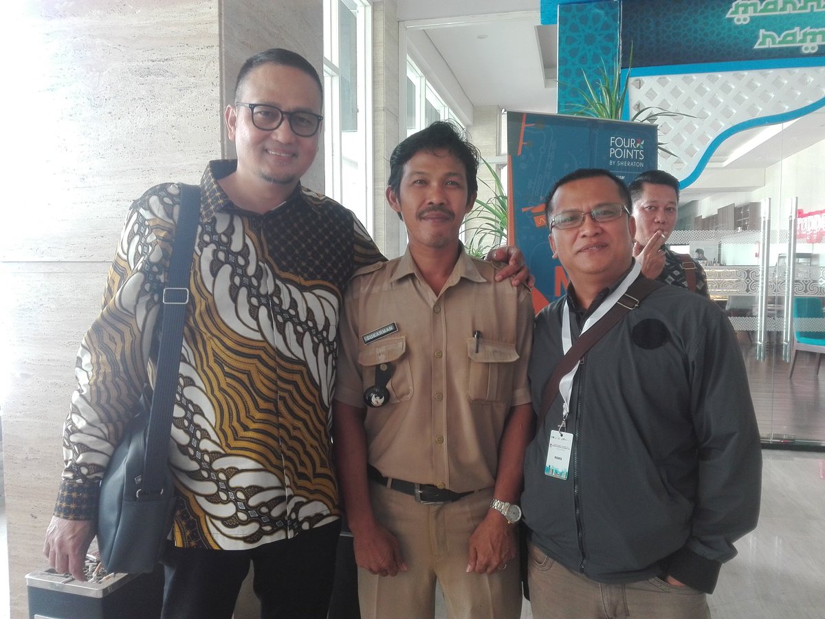 Terima kasih  <a href="/imeilandi/">Irman Meilandi</a> <a href="/BP2DK/">BP2DK</a>  dan dirjen aptika <a href="/SPangerapan/">Semmy Pangerapan</a>  atas support nya bagi desa kami..