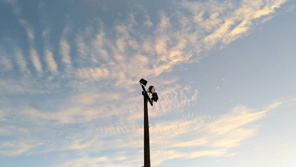dantasjames1's tweet photo. Solidão
.
#sky #clouds #evening #sunset #photo #hdr #mobgraphia #asus #asusbrasil #zenfone3 #zenvolution #pixelmas… https://t.co/D5bzX8X6ZT https://t.co/kqgcGCze43