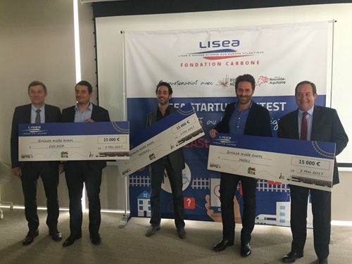 JulienRous's tweet photo. Trois start-ups récompensées pour leur projet d’éco-mobilité https://t.co/tfjhjeJoXX
#haiku gps vélo, #ouihop le court-voiturage et #tako https://t.co/oARdHDFFp8