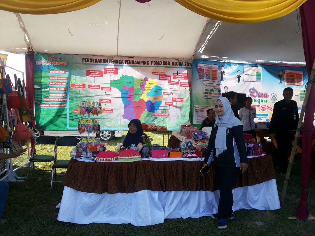 Cepu2017's tweet photo. BBGRM (Bulan Bakti Gotong Royong Masyarakat) Jepon, 23 Mei 2017 @EkoSandjojo https://t.co/fsp9JozYFb