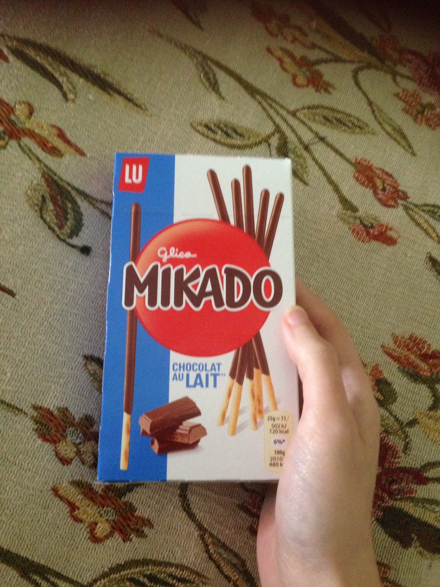 LamagnaMara's tweet photo. Non si chiamano #Pocky ma sono buonissimi lo stesso!😋 #maralamagna #mikado #chocolate #snack #snacktime #food #instasnacks https://t.co/QPepFrw8R3