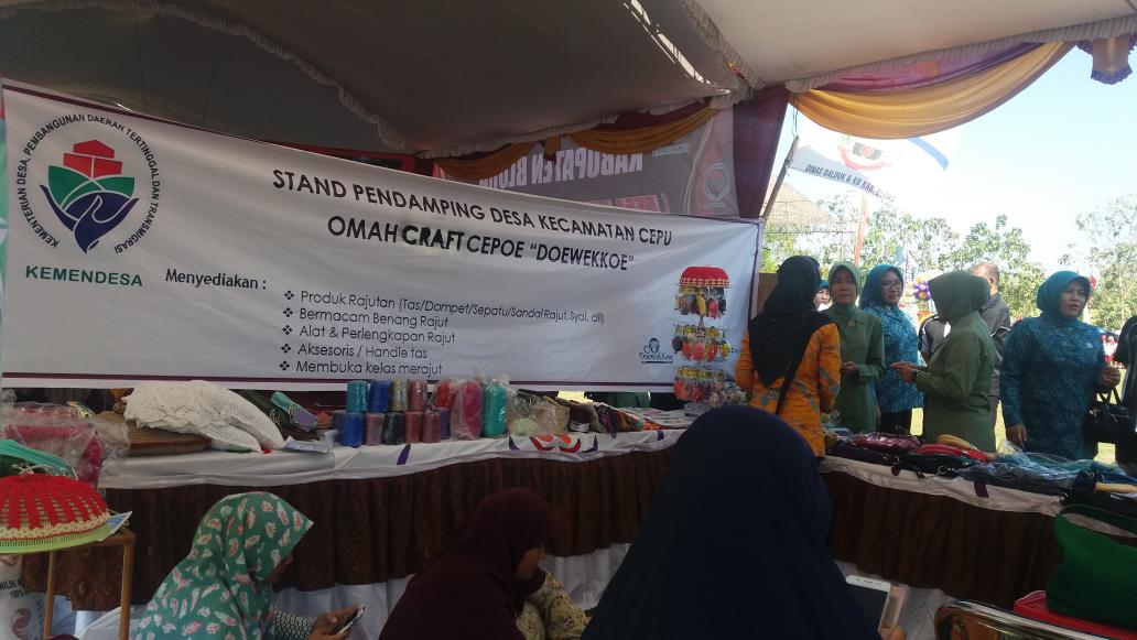 Cepu2017's tweet photo. BBGRM (Bulan Bakti Gotong Royong Masyarakat) Jepon, 23 Mei 2017 @EkoSandjojo https://t.co/fsp9JozYFb