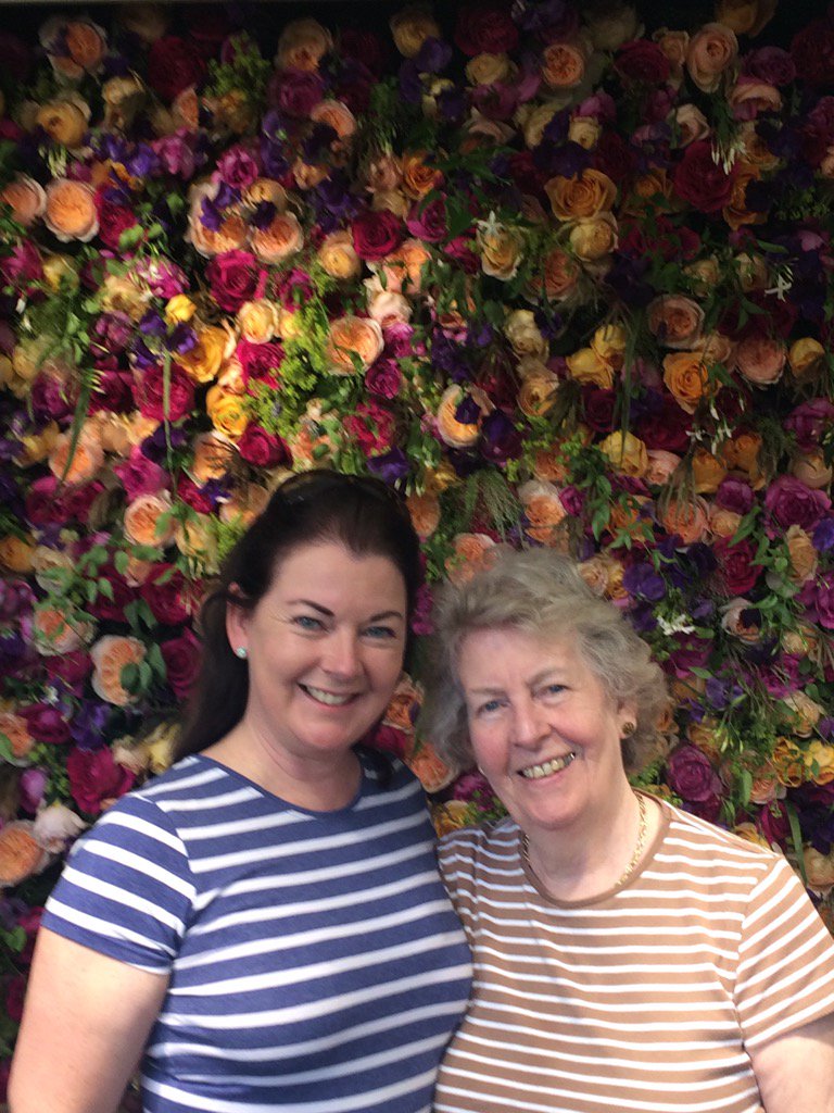 LondonExecPA's tweet photo. #RealFlowerWall at the Chelsea Flower Show with my beautiful mum https://t.co/UcOd1QKnY4