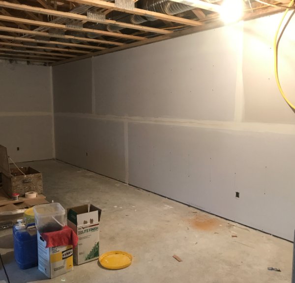 TrimtexDrywall's tweet image. 5th St. Construction in Saskatchewan, Canada rocking Angle Master and Mud Set Beads on this basement project! #anglemaster #construction