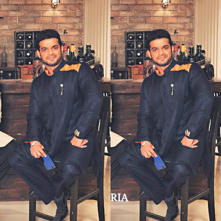 _XRiaX_'s tweet photo. #KP ..
Looking just 👌👌👌👌
#HotNSexyPatel 🔥🔥🔥
#DashingMunda
#KillerLook #CharmingStyle
@TheKaranPatel https://t.co/SweDnFDRmy