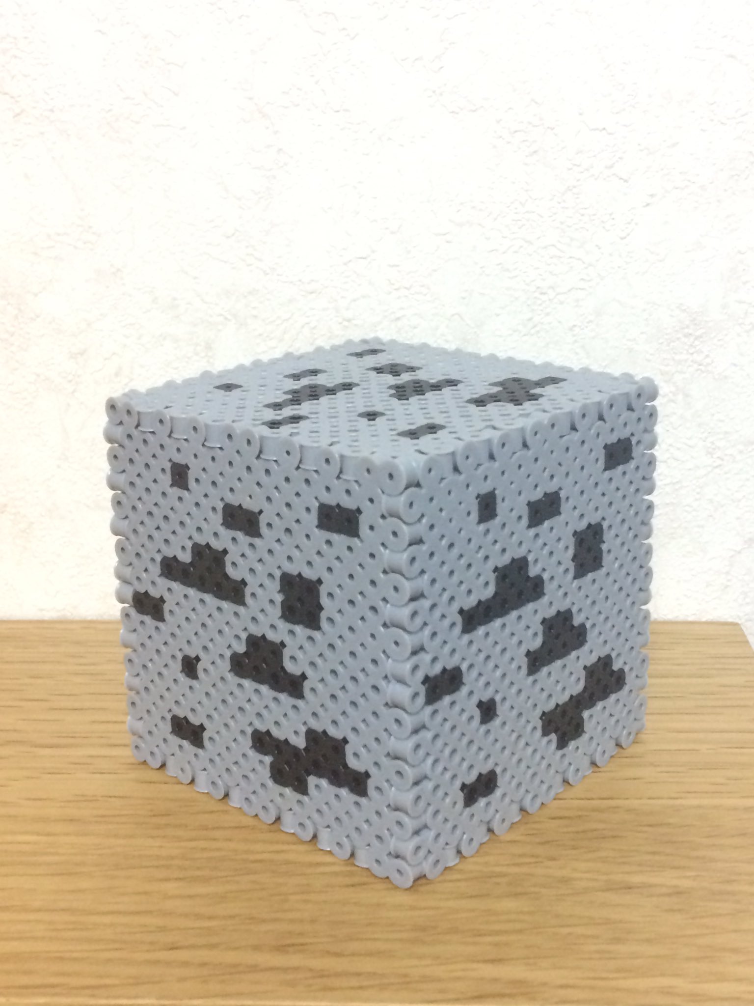 Sappoi さっぽい 立体アイロンビーズ マリカしながらマインクラフトの石炭鉱石作ってみました アイロンビーズ パーラービーズ Minecraft T Co D09udnamcj Twitter