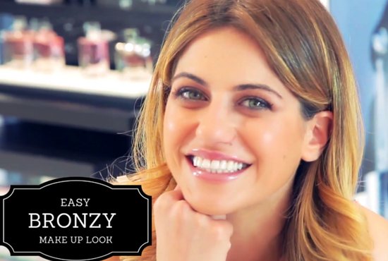IssueMagazineGR's tweet image. How To: Easy Bronze Summer Look! (Video) #MakeUpIssues #BeautyIssues #VideoIssues issuemagazine.gr/articleCategor…