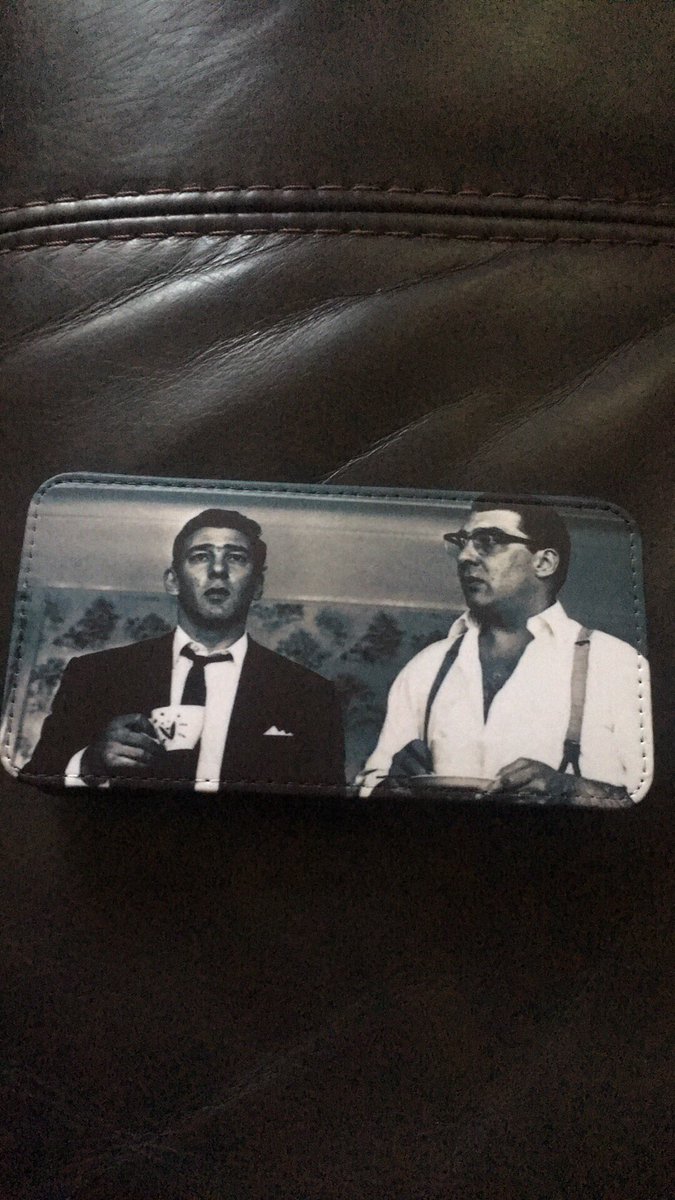 ThePinkeh's tweet photo. I have NEVER EVER been sooooo in love with a phone case EVER. #KrayTwins #RonnieAndReggieKray #TheKrays #RonKray #RegKray https://t.co/WYUqDPeGaJ