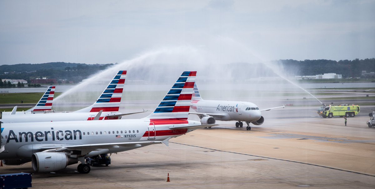 Arrived in DC this AM and got to welcome a veteran honor flight from Mich. The red, white &amp; blue of <a href="/AmericanAir/">americanair</a> was perfect. <a href="/MMHonorFlight/">MidMich Honor Flight</a>