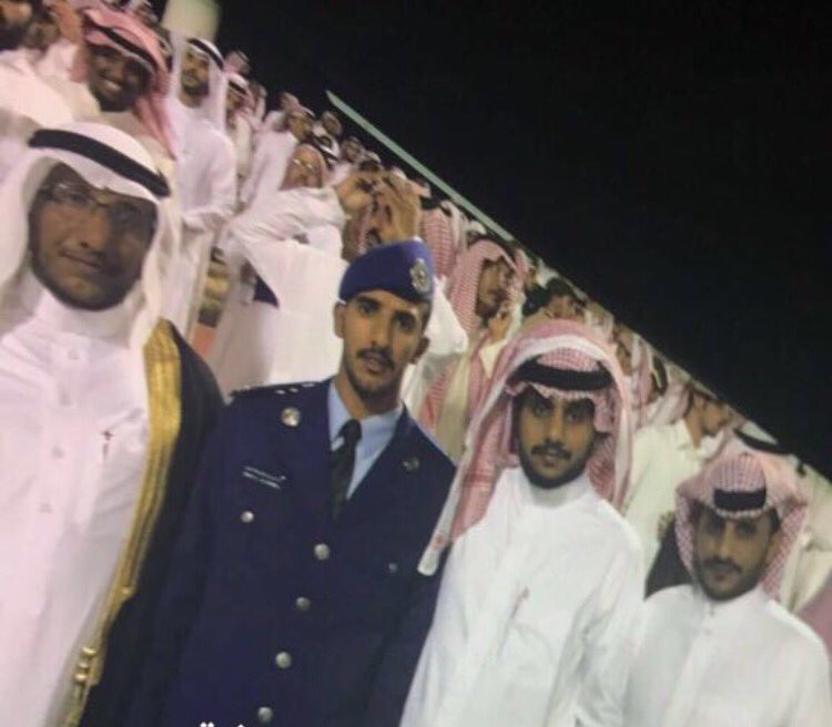 emaad392839's tweet photo. 🌺🌺نبارك للأخ��ين علي محمدالغامدي وحامدسعيدالغامدي بتخرج ابنيهما تركي علي برتبة ملازم ، ومحمد حامد برتبة ملازم اول ،، نتمنى لهم التوفيق🌺🌺 https://t.co/IIsHz8ON7h