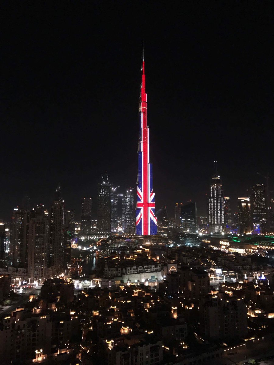 World monuments illuminated with Britain's Union flag in tribute to Manchester victims  DAh4jv5XcAAHdNq