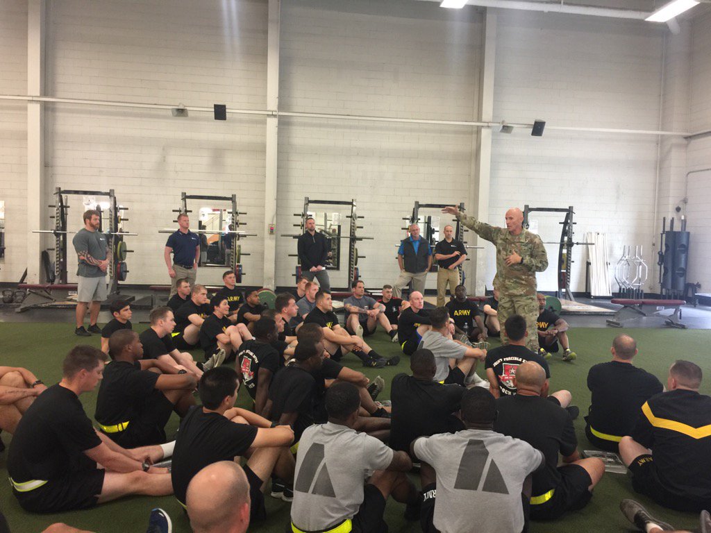 FCNCOChampion's tweet photo. FORSCOM CSM addresses Soldiers of 20th EN attending TSAC-F for the SRT pilot. #maxreadiness @FORSCOM @CSMSchroeder https://t.co/OnGJlL5Kq5