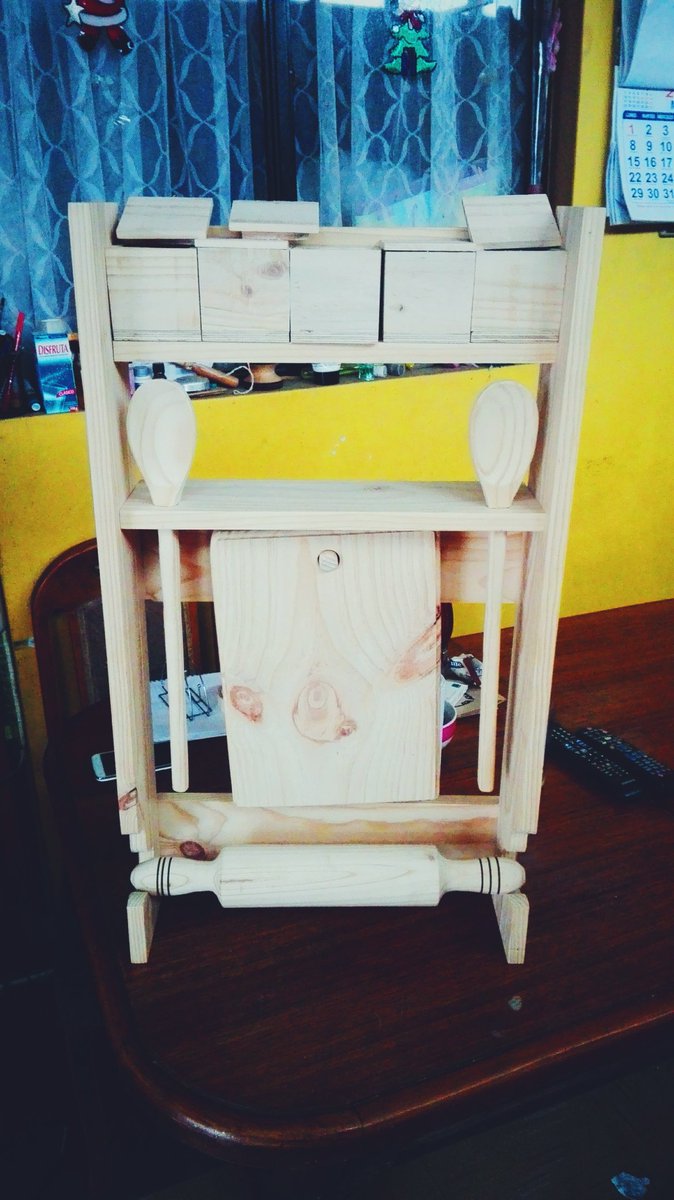 Rustico_Afta's tweet image. Juego de cocina en crudo, como pidió cliente para terminarlo él. (Tabla de picar + uslero + 5 especieros + 2 cucharas) ♻ #Antofagasta