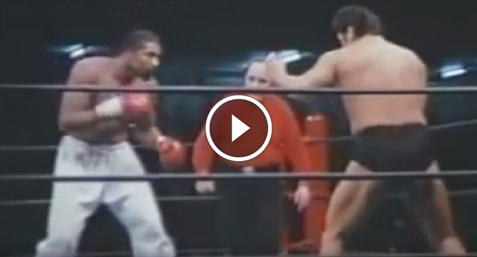 Ericfights's tweet image. Japanese pro wrestling star Antonio Inoki vs. 6’7″ karate black belt crwd.fr/2n7quAm