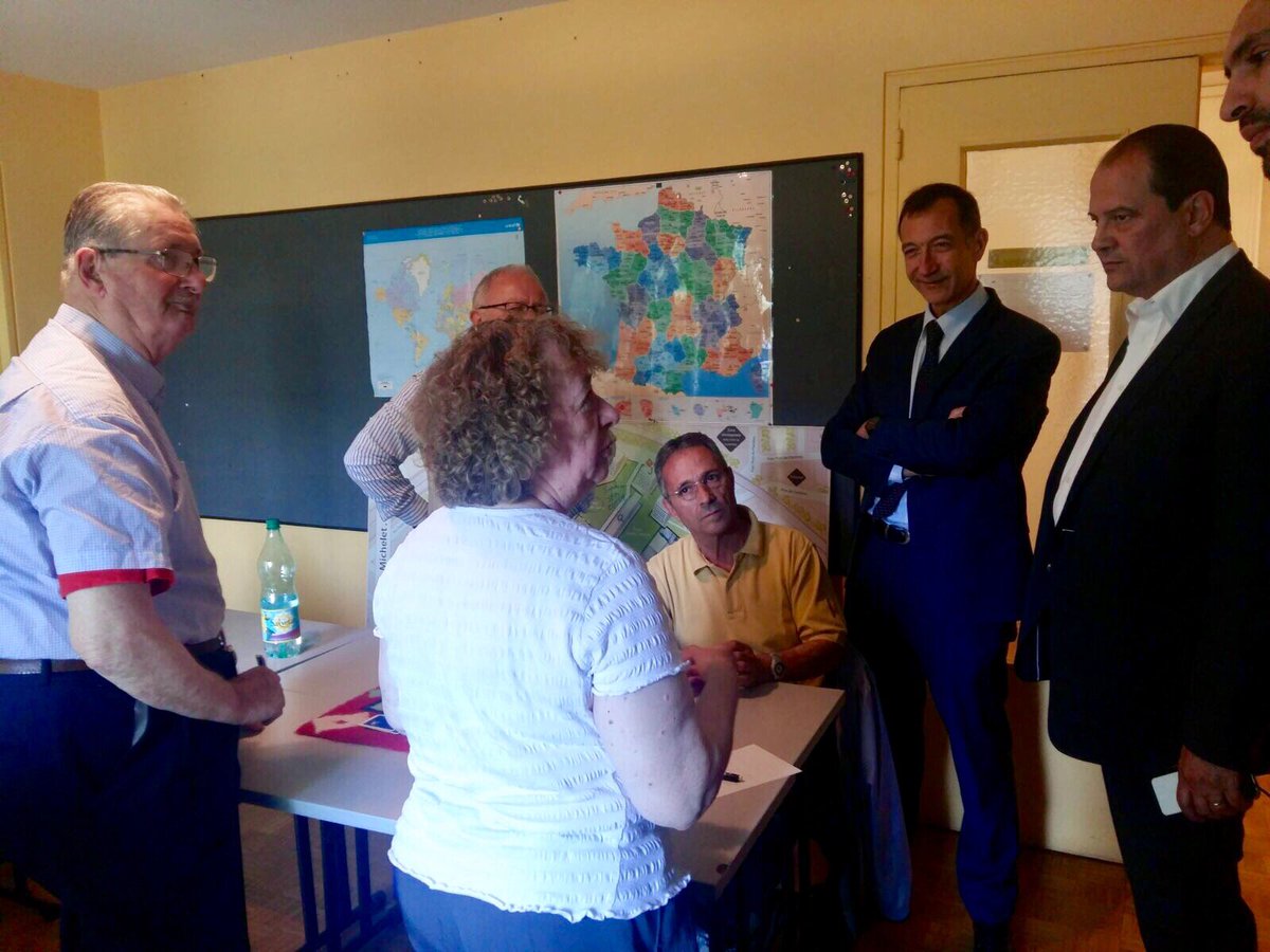 AvecCamba's tweet photo. Tournée des commerçants rue de Crimée et rencontre avec Espace 19 cc @FrancoisDagnaud et @jccambadelis #AvecCamba #circo7516 https://t.co/CCSDqwF1RO