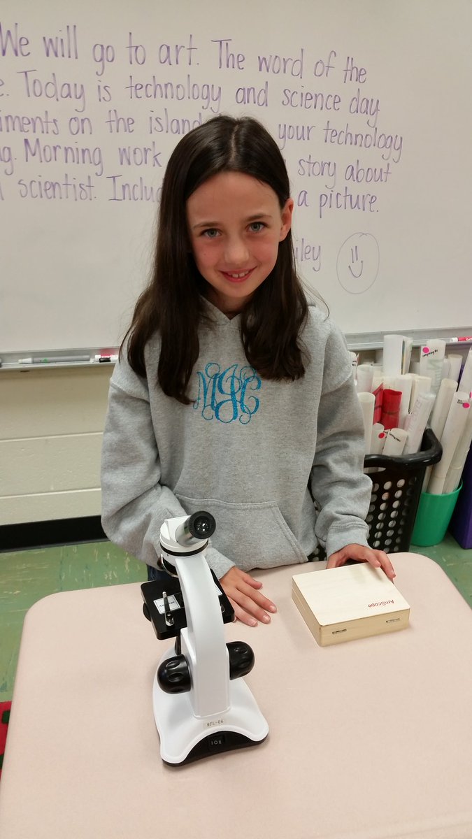 mrsbaileyNHE's tweet photo. Microscopes, lava lamps, and snow oh my! We had a blast doing our science experiments! #nhebrightknights https://t.co/vhcb5QCtEJ