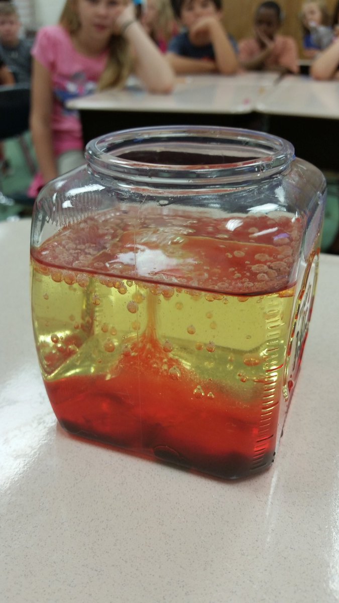 mrsbaileyNHE's tweet photo. Microscopes, lava lamps, and snow oh my! We had a blast doing our science experiments! #nhebrightknights https://t.co/vhcb5QCtEJ