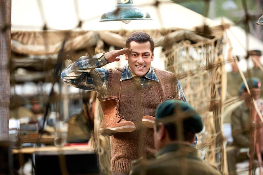 Firstpicfilms's tweet photo. #Eid2017 #BeingSalmanKhan #SalmanKhan #KabirKhan #SohailKhan #Iamsrk #Zhuzhu #Tubelightmovie #Sweden #Supportbollywoodinsweden https://t.co/w9ROGPzeEY