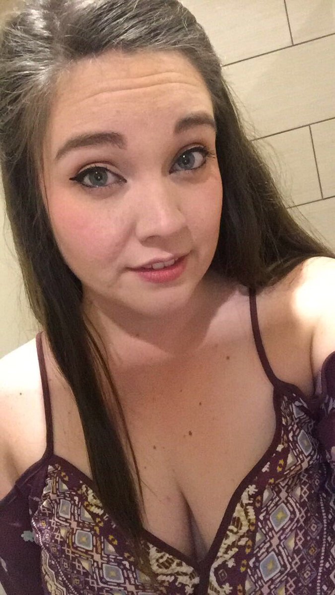 Mellinator_'s tweet photo. Another drunk selfie in a bathroom. #cantstopwontstop #shouldstop https://t.co/RBKLJBj5Dx