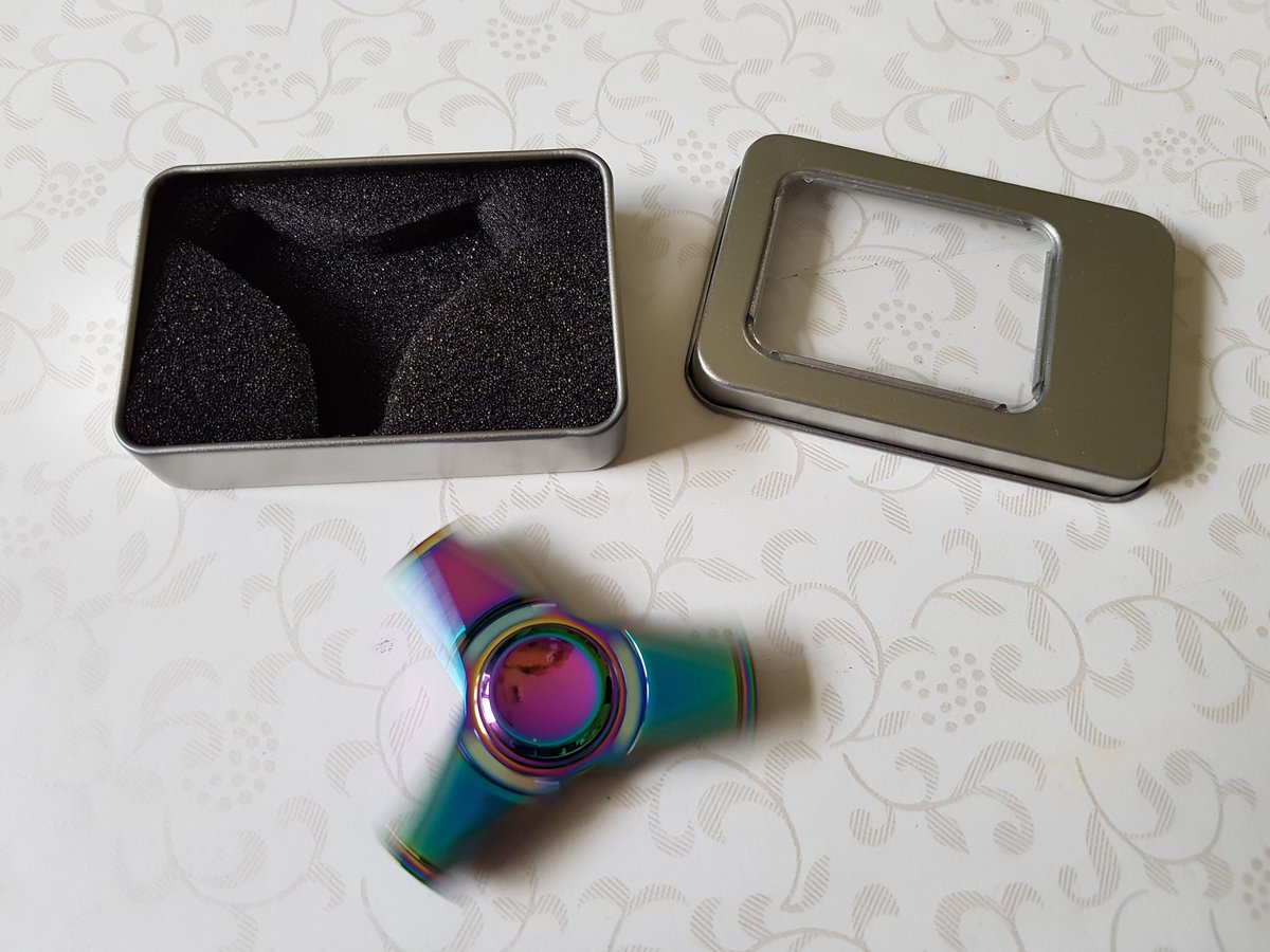 dohi_andre's tweet photo. Petit concour les amis 😉
🎁🎁Un hand spinner en metal à gagner ! 🎁🎁
Je contacterai le gagnant par MP seulement sur tweeter 🎊
🎈Like+rt+follow🎈 https://t.co/8kiJyPhGvI