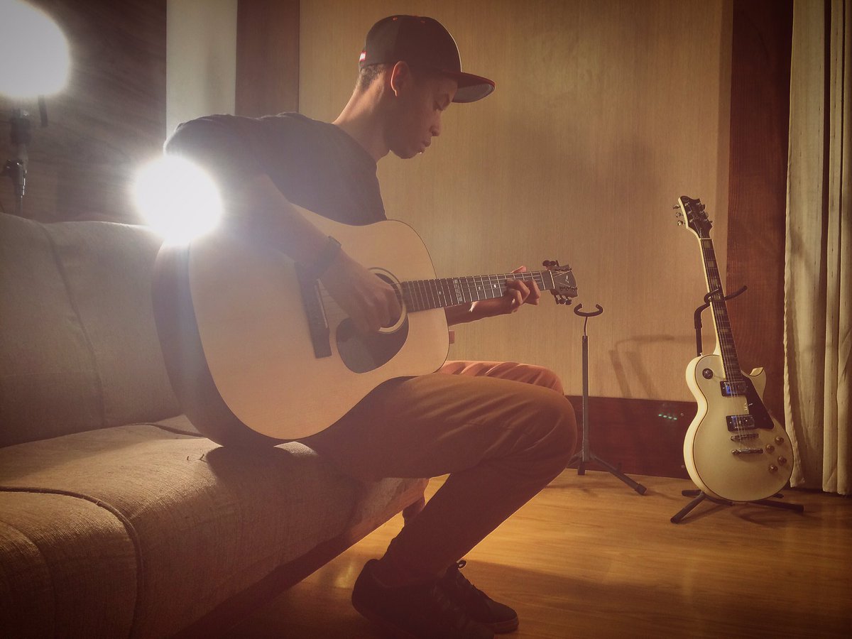 philguibas's tweet photo. Gravando Novo Clipe...
@philguibas
#Clipe
#Pallot
#PhilipeReis
#johnmayer https://t.co/0uiF9uMm66