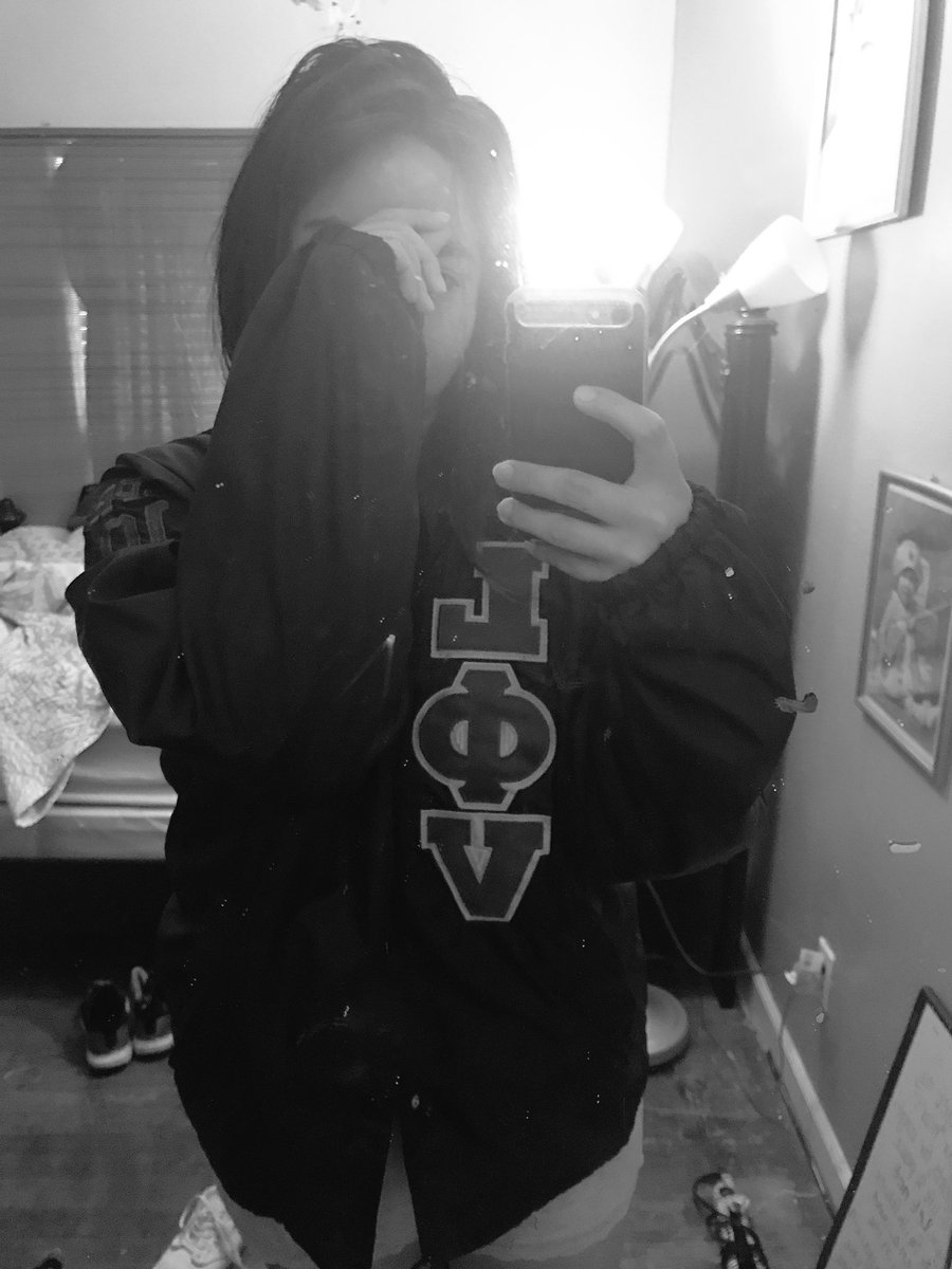 Coronelnotes's tweet image. Awe it still fits me.😢 #vivace #fall2010