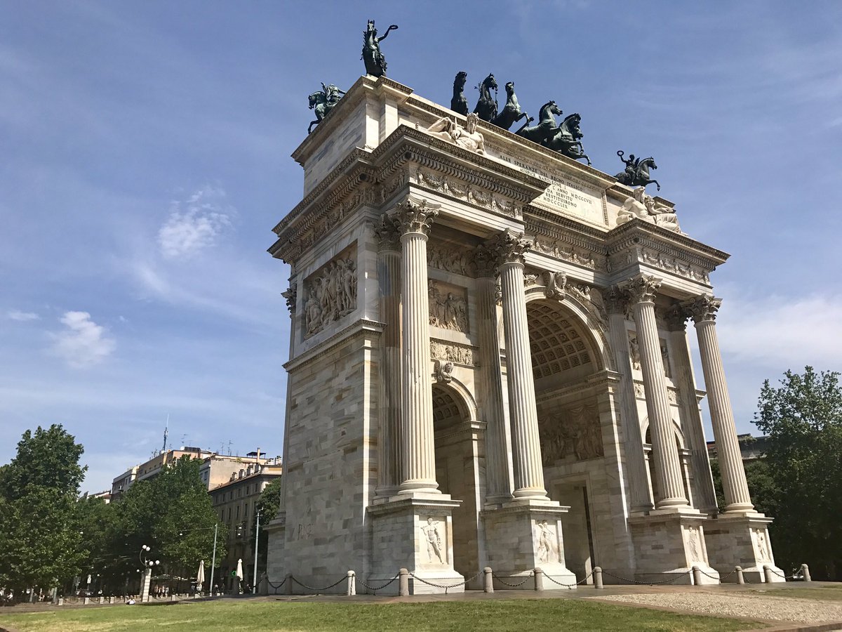 MorganaStell's tweet photo. Una fantastica settimana con #WatsonSummit2017 nel cuore di #Milano X conoscere l'intelligenza aumentata. Ma non finisce qui. Seguiteci! https://t.co/LmvXxfOGKA