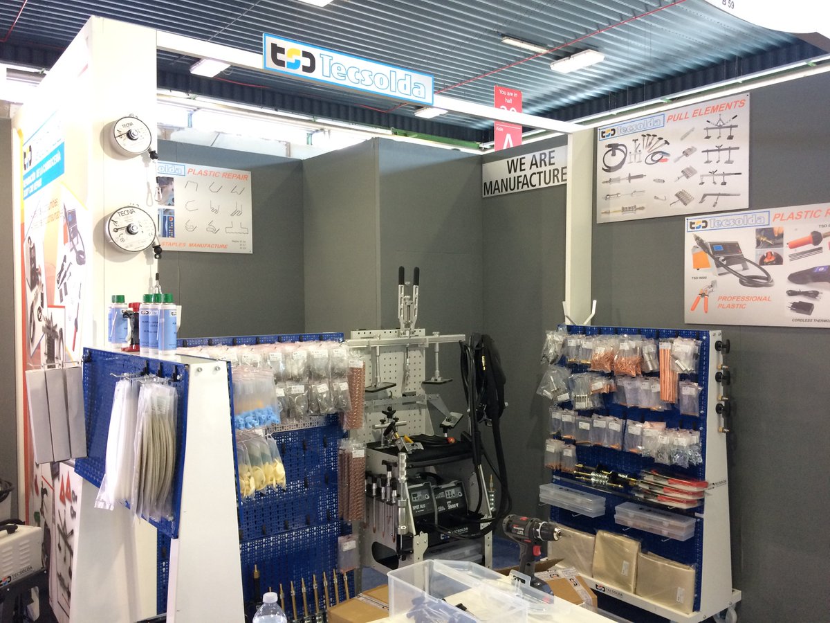 tecsolda1's tweet photo. El Stand de #tecsolda está con los últimos retoques! Mañana empezamos a tope!!!! #bodycarepair #consumables #plasticrepair #autopromotec https://t.co/LNKCLVS91K