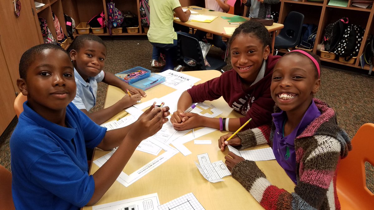 MrsBouleysClass's tweet photo. We're getting a head start on cubic vol. &amp; nets during our Taco Truck creation. #LoveThoseSmiles @SLESuns @MsHairgrove4th @MrsZamorasclass https://t.co/rC8jutWQwJ