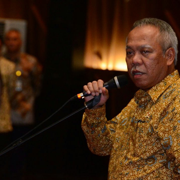 Sejumlah 14  pejabat Tinggi Pratama di lingkungan PUPR dilantik dan diambil sumpahnya  oleh Menteri PUPR Basuki Hadimuljono @perumahan_pupr