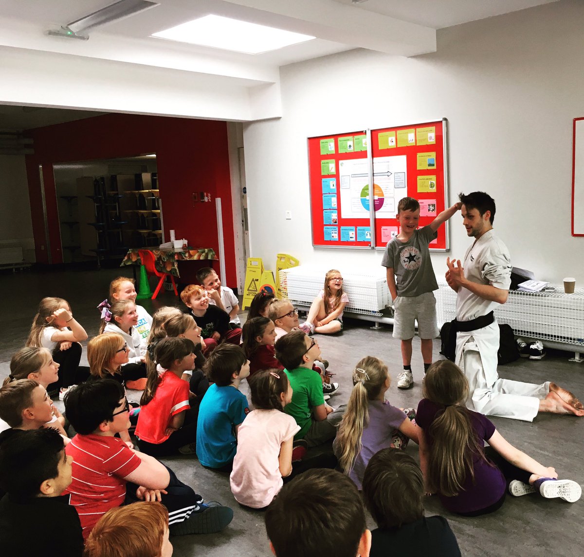 kanzen4life's tweet photo. Such a pleasure to visit @CraigiebarnsPS for a day of free #tasterclasses! Great attitude & effort from all involved! ๐๐ฅ@DundeeActiveSch https://t.co/kdpwxyKPds