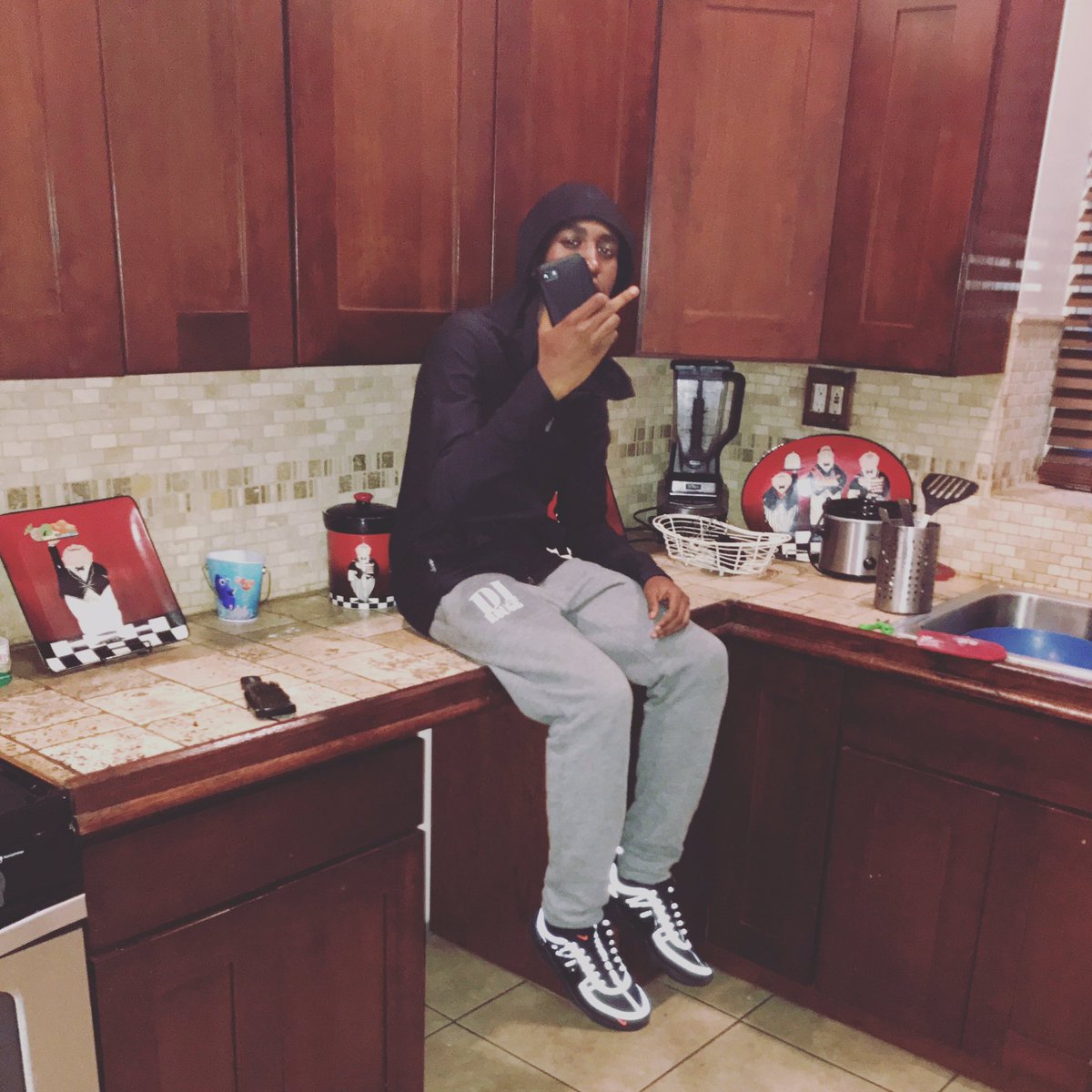 1foreigngotti's tweet photo. Fuck em, we BALL! https://t.co/QULeSB2sj0