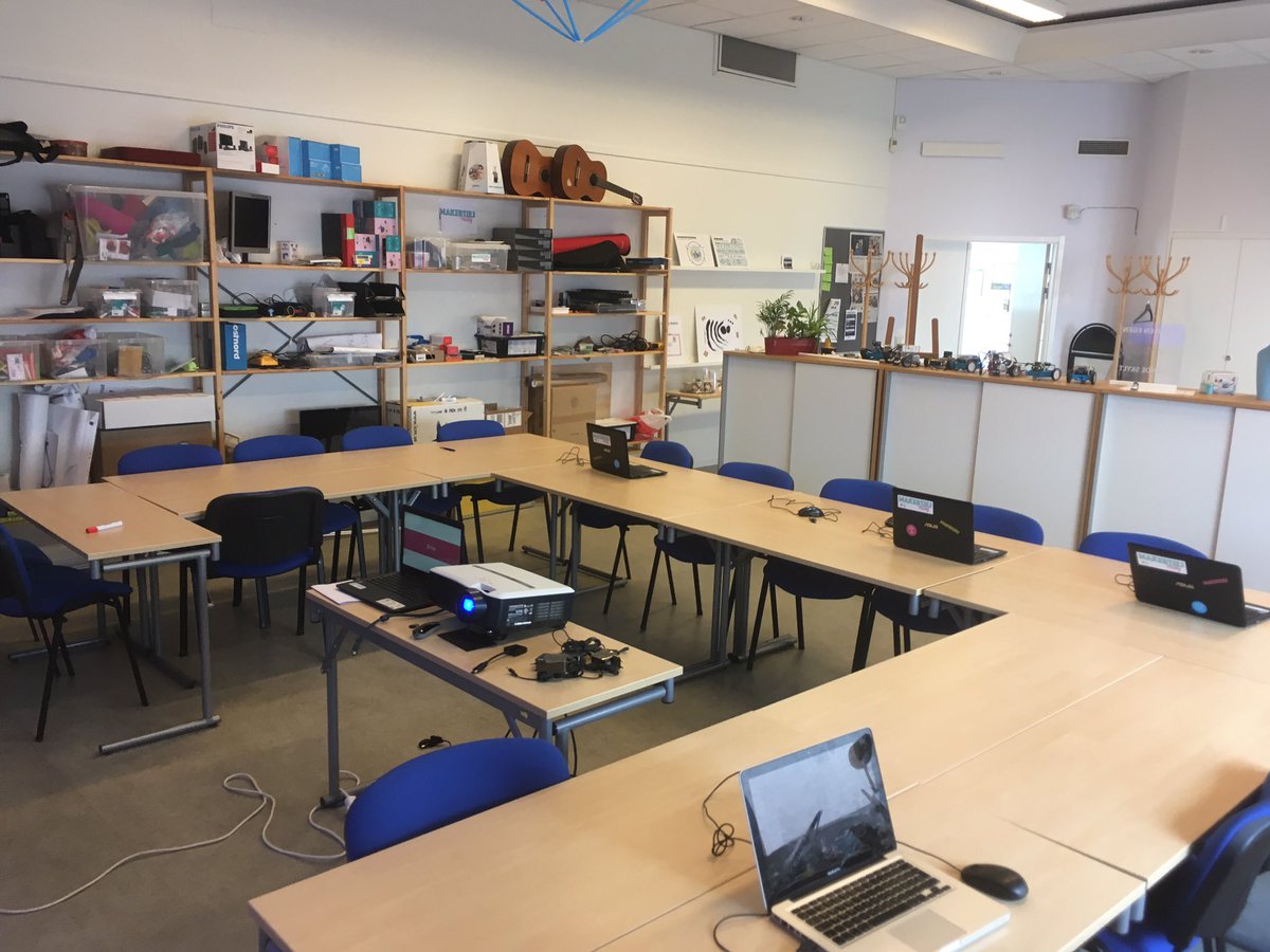 Makertjej's tweet image. Ikväll hänger vi med @AmandaVendela på #vasbymakerspace för en workshop med 3D-design och 3D-print! #makeinsweden #UpplandsVäsby